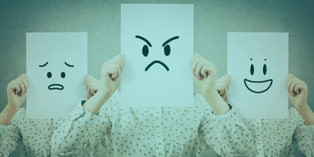 İnsan davranışları, sadece bireysel tercihlerimizin değil, aynı zamanda içinde yaşadığımız kültürün, toplumsal beklentilerin ve bilinçdışımızın da ürünüdür. Günlük yaşamda verdiğimiz kararlar, kurduğumuz ilişkiler ve gösterdiğimiz tepkiler çoğu zaman yalnızca kişisel iradenin değil; toplumsal normların, geçmiş travmaların ve biyolojik dürtülerin ortak bir bileşimidir. Sosyoloji, insanın davranışlarını makro ölçekte –toplumun yapısı, kültürel kodlar ve ekonomik koşullar bağlamında– incelerken; psikiyatri ve psikoloji ise bireysel düzeyde zihinsel süreçleri, duyguları ve içsel çatışmaları anlamaya çalışır. Bu iki disiplin, insanın kim olduğunu ve neden böyle davrandığını çözümlemek için birbirini tamamlayan iki güçlü mercektir.
