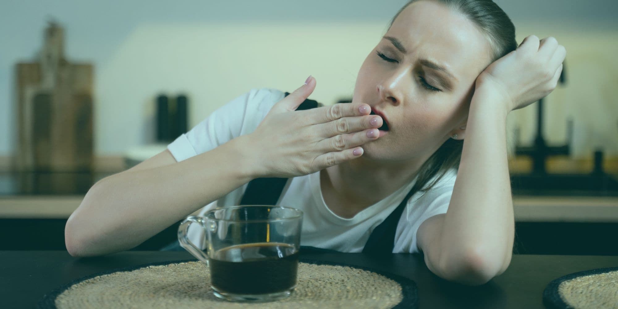 Neden hiçbir şey yapmak istemiyorum diye düşünüyorsanız, olası psikolojik ve fiziksel nedenleri ve ne yapabileceğinizi keşfedin. Neden hiçbir şey yapmak istemiyorum