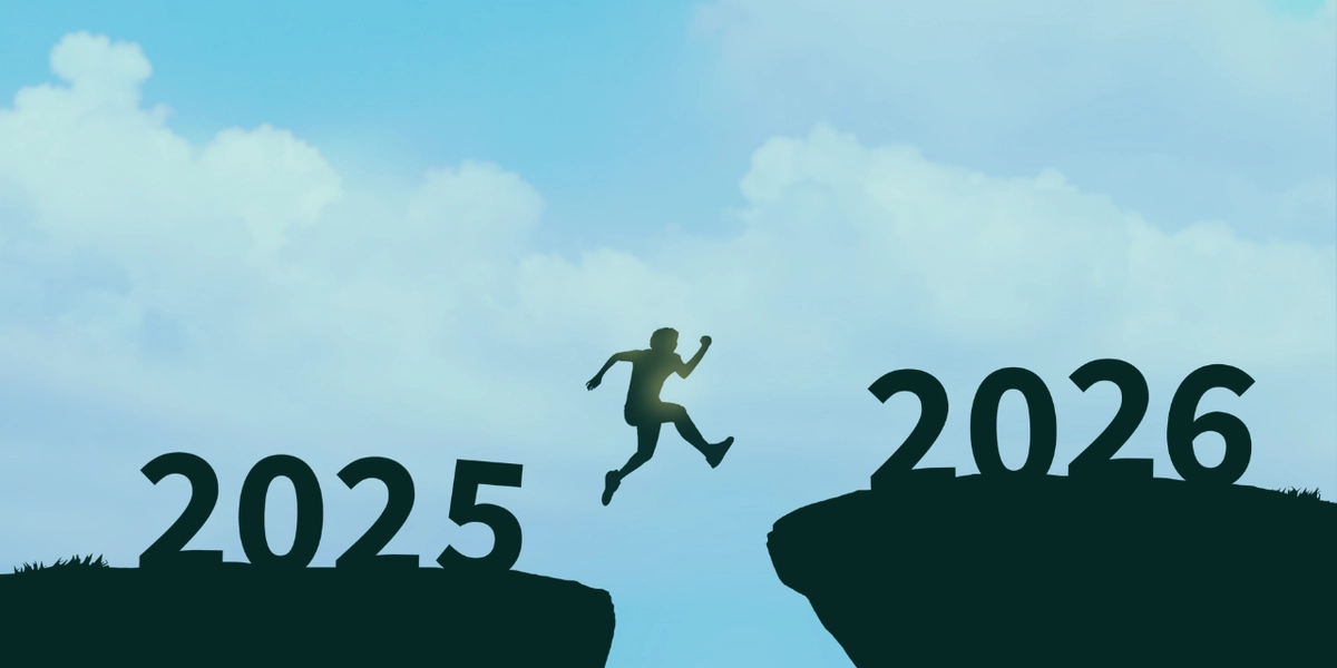 Her yıl Aralık ayının sonuna geldiğimizde, içimizde taze bir başlangıç yapma arzusu uyanır. Büyük umutlarla belirlediğimiz yeni yıl hedefleri, genellikle Ocak ayının ortasına gelmeden terk edilir. İstatistiklere göre, insanların %80'inden fazlası Şubat ayına gelmeden kararlarından vazgeçmektedir. Peki, bu başarısızlığın sebebi gerçekten tembellik mi, yoksa beynimizin çalışma prensiplerine aykırı hareket etmemiz mi? 2026 yılına girerken, sadece "karar almak" değil, bu kararları nörobiyolojik bir temele oturtmak zorundayız. Alışkanlık kazanma süreci, basit bir motivasyon meselesi değil, tamamen bir beyin mühendisliği işidir. İrade yönetimi ve nöroplastisite kavramlarını anlamadan yapılan planlar, ne yazık ki kağıt üzerinde kalmaya mahkumdur. Bu yazıda, atomik alışkanlıklar felsefesi ve psikolojik araştırmalar ışığında, hedeflerinizi nasıl kalıcı davranışlara dönüştüreceğinizi inceleyeceğiz.